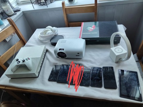 Electronics job lot - :, phones