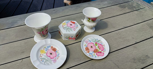 Wedgwood meadow sweet bone - sweet,
