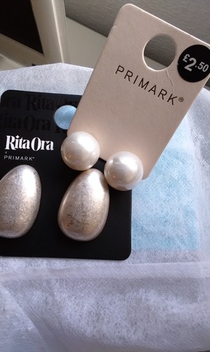 Primark earrings pairs - ,