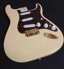 2001 Fender Deluxe Stratocaster Ash Body (Fully Loaded) MIM - Honey Blonde