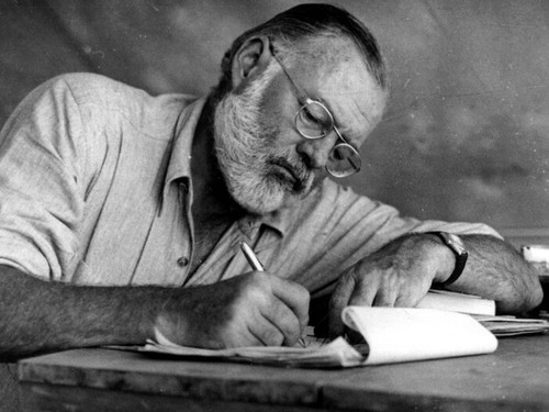 V4098 ernest hemingway - hemingway, writer