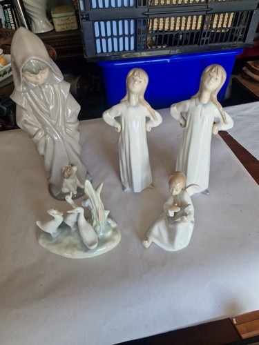 Nao figures from the llaro - nao,