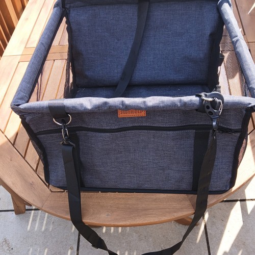 Dog car seat - ,