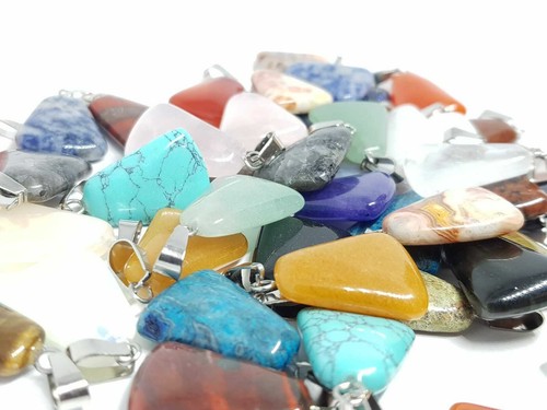 Rounded triangle quartz - rounded,