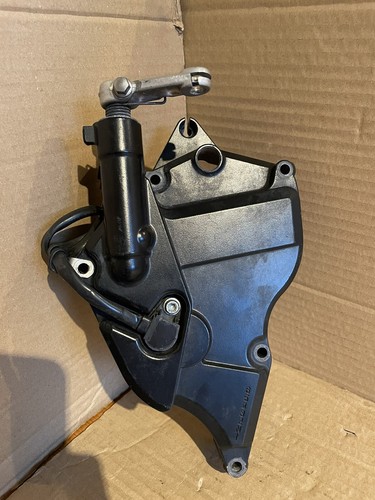 Suzuki gsxr600 sprocket cover
