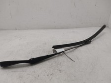 MERCEDES C CLASS WIPER ARM 205 Series Right PART NUMBER A2058203601 (*) 4 Door S