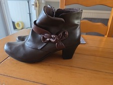 Size 5 Brown Earth Spirit