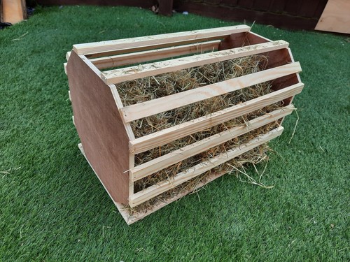 Rabbit hay barrel hayrack - ,