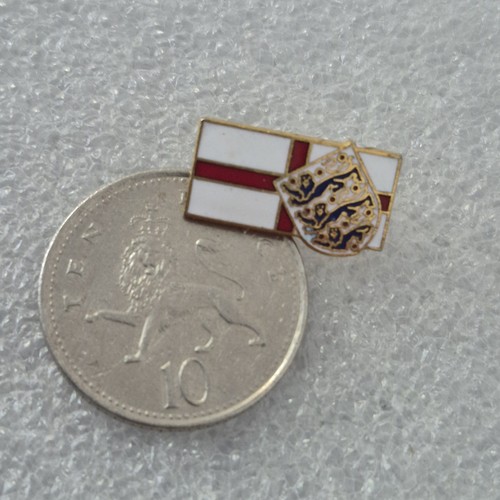Small england lions - england,