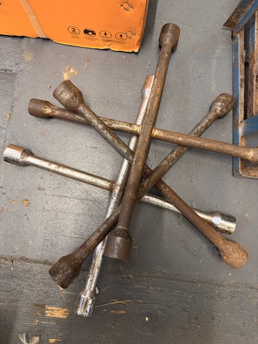 Cross wheel brace lug wrench - cross,
