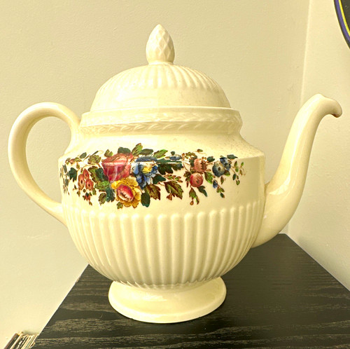 Wedgwood conway teapot - conway, with