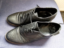 Red Or Dead Women’s Size 6 Brogues