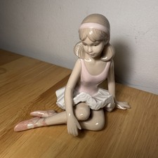 The Leonardo Collection Seated