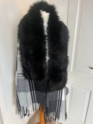 Black grey faux - fur, collar