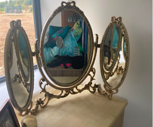 Vintage cream gold gilt free