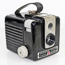 KODAK BROWNIE FLASH BAKELITE FRENCH 1950's VINTAGE 620 ROLL FILM CAMERA - RSPCA