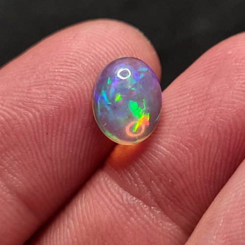 Ethiopian opal 03ct oval - -, 2.03ct