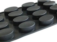16 Oval Mini Friand Silicone