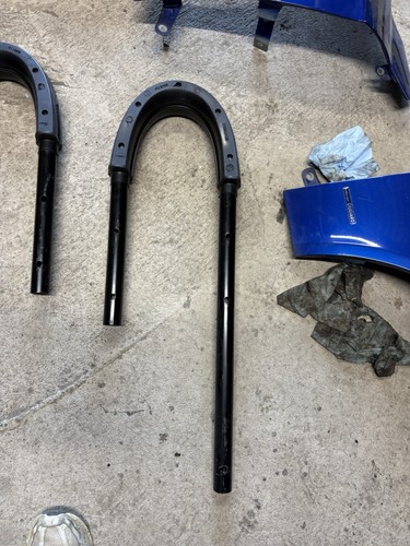 Left roof hoop - -,