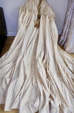 STUNNING  HEAVY QUALITY CREAM/