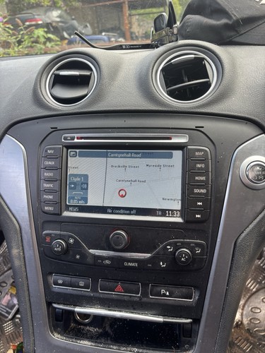 Ford mondeo sat nav with - sat,