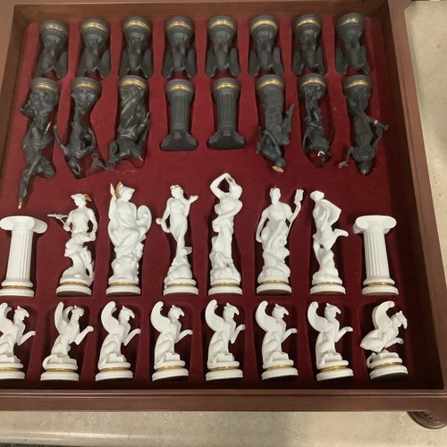 Franklin mint porcelain chess - franklin,