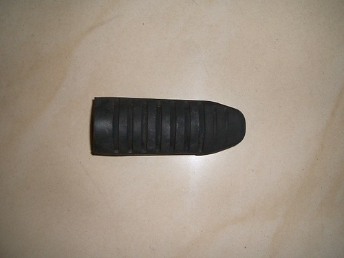 Rubber front footrest - front,