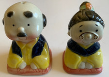 Salt And Pepper Pots Grandma &