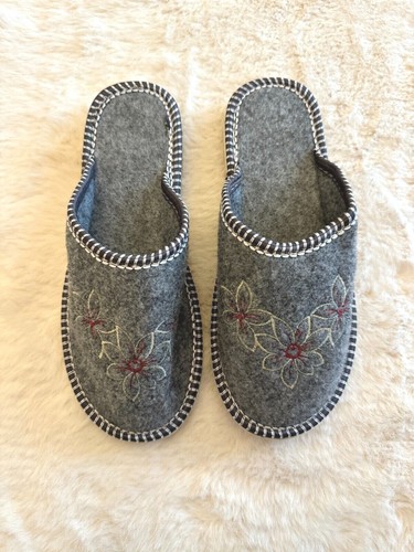 Women felt slippers with - slippers,