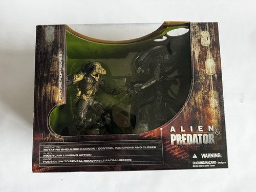 Alien and predator deluxe box - alien,