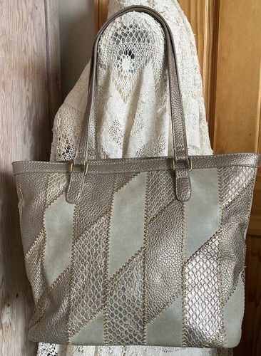 Bueno handbag compartments - bueno,