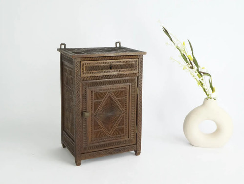 Antique chip carved small - antique,