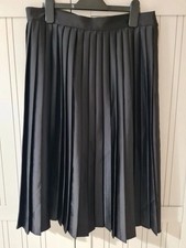 Zara Black Glossy Pleated Skirt – Size L – Fully Lined