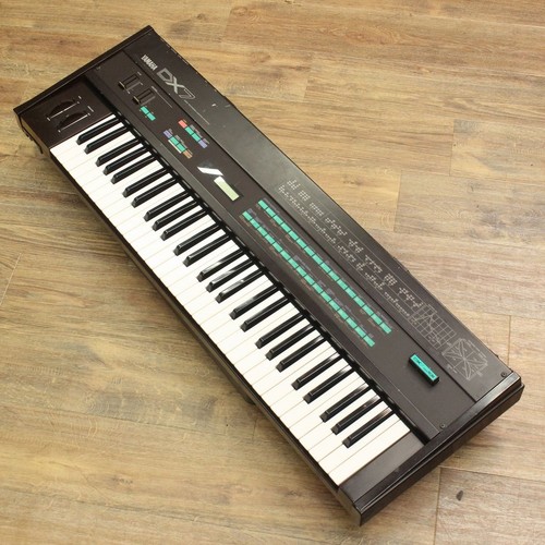 Yamaha dx7 synthesizer - yamaha,