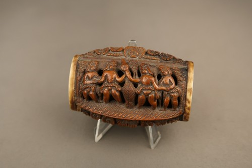 Colonial hand carved coquilla - hand,