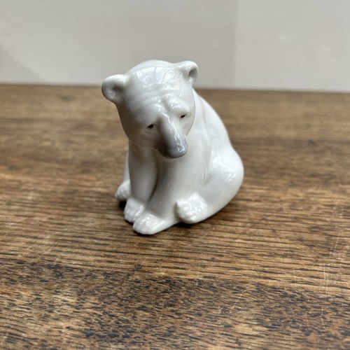 Lladro polar bear figure - bear,
