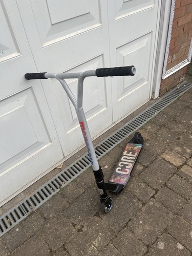 Mongoose stunt scooter