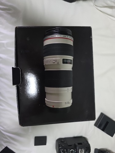 Canon zoom lens 200mm - zoom, 1
