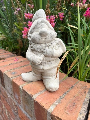 Traditional gorgeous garden - gorgeous,