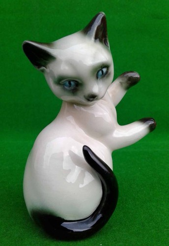 Goebel siamese cat seated - goebel, with