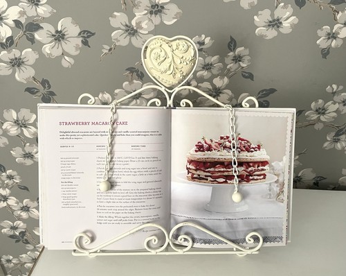 Vintage shabby chic style - chic,