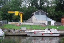 Photo 6x4 Boat hoist by the