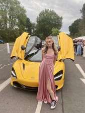 Supercar Mclaren 720S Yellow