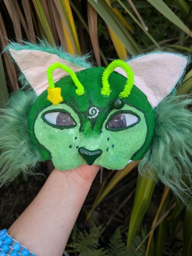 Green felt alien - felt, cat