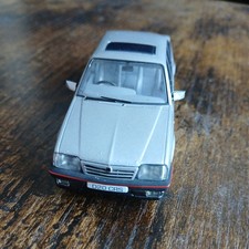 CORGI VANGUARDS VAUXHALL CAVALIER SRi Mk II 