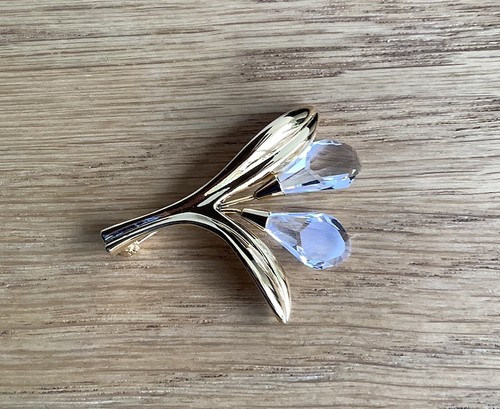 Gold tone crystal - gold,