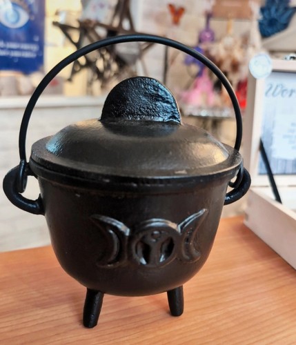 Cast iron cauldron 12cms - cast,