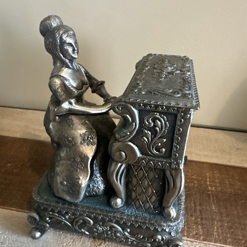 Vintage music box trinket - music,
