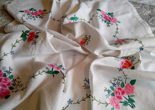 Beautiful vintage hand - beautiful,