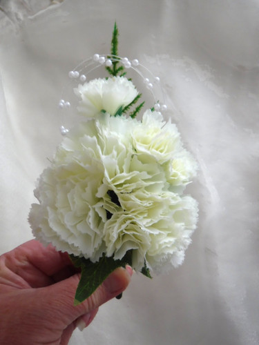 Ivory triple carnation - triple,